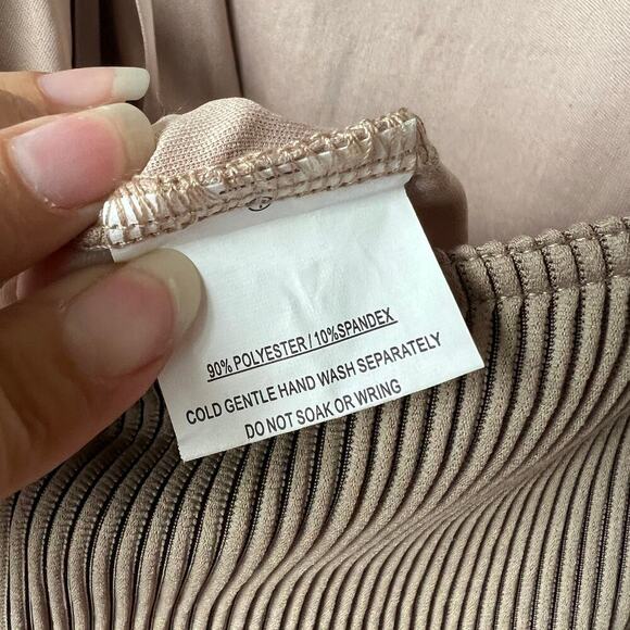 NWT Angel Biba Mocha Brown Ribbed Open Back Cut Out Mini Dress Size M - Picture 7 of 8